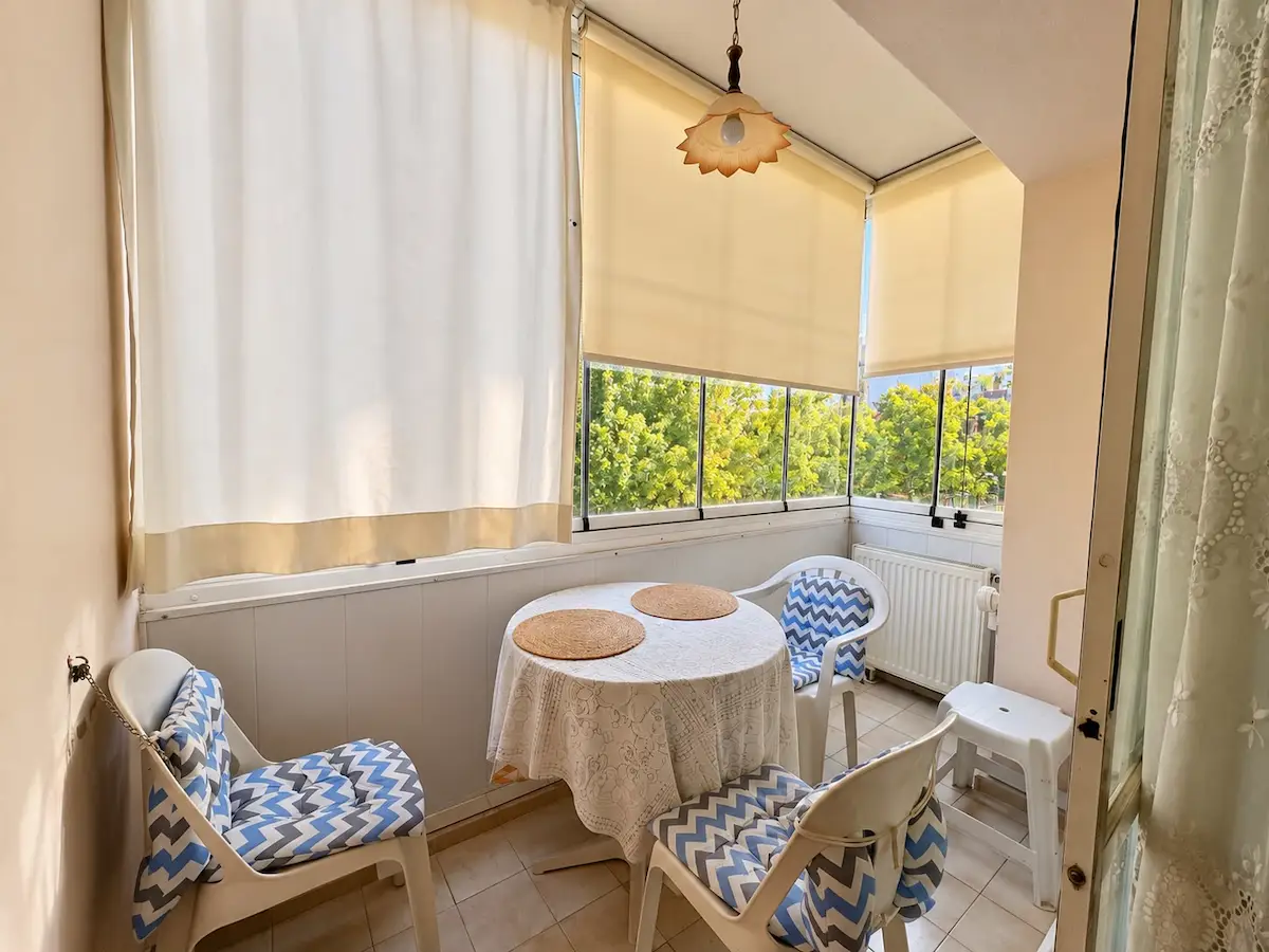 MERKEZDE | EŞYALI | ARA KAT | CAM BALKON 