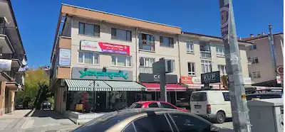 BALGAT'TA BÜRO, OFİS KULLANIMINA UYGUN KATTA 3+1 KİRALIK