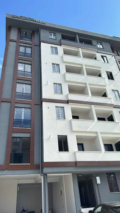 KARTAL HÜRRİYET MAHALLESİ 2+1 METROYA 500 M SATILIK