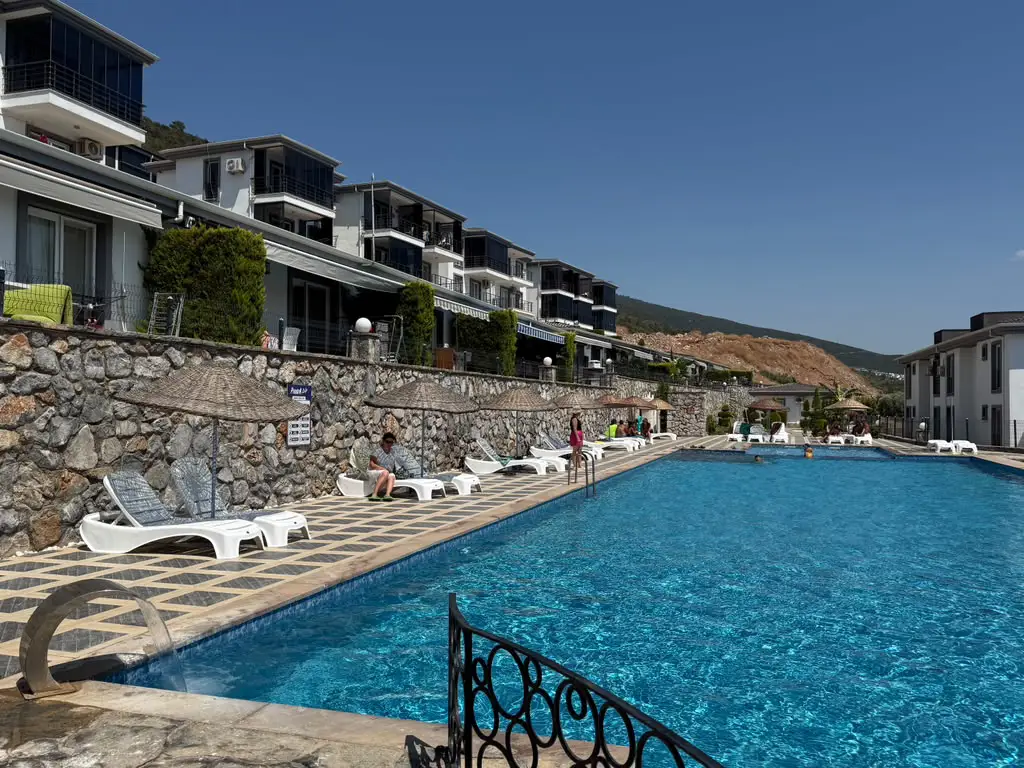 PINARA LİFE SİTESİNDE KİRALIK 1+1 EŞYALI DAİRE