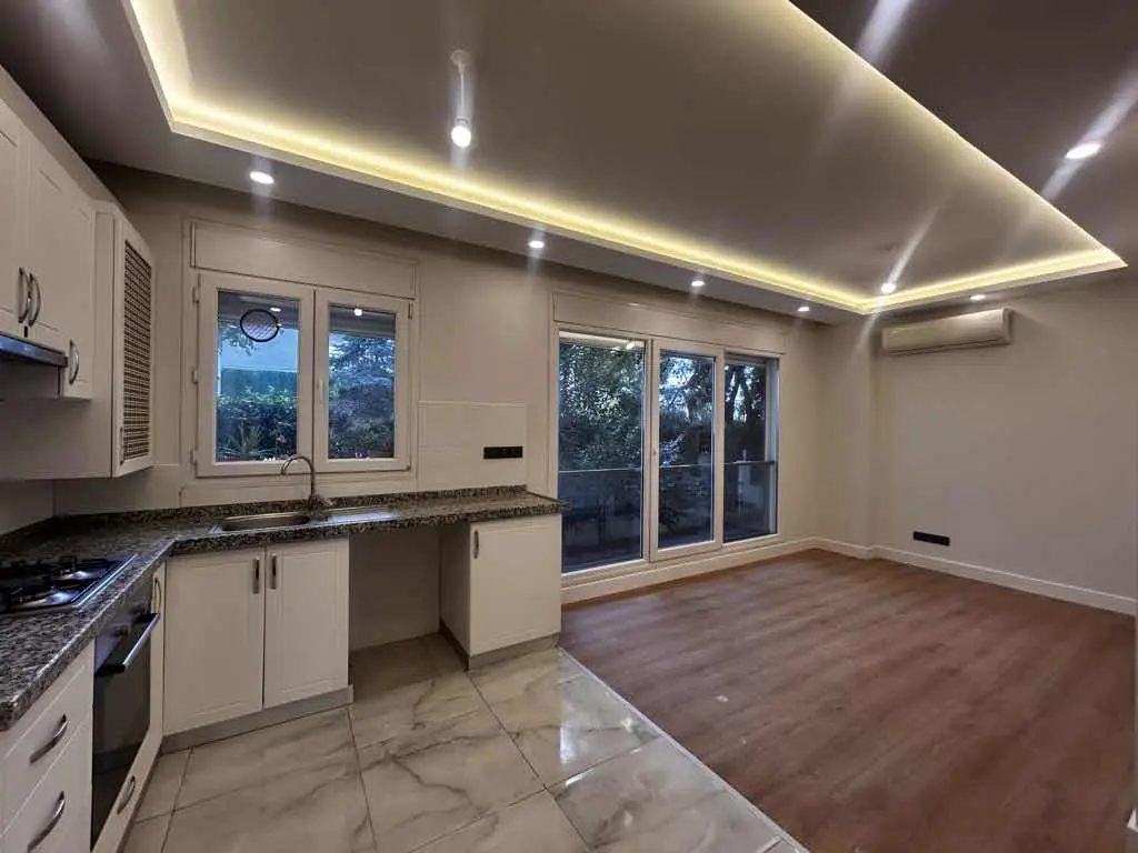GÖZTEPE'NIN EN GÜZEL LOKASYONUNDA IKI ODA SALON YENI