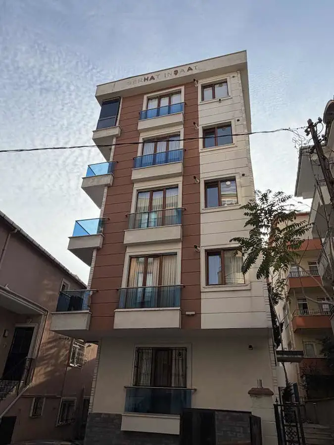 KARTAL HÜRRİYET MAHALLESİ’NDE SATILIK 2+1 DAİRE