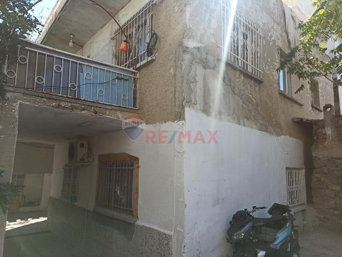 İZMİR ÇİMENTEPE'DE 695M² ARSA TAPULU KOMPLE SATILIK BİNALAR