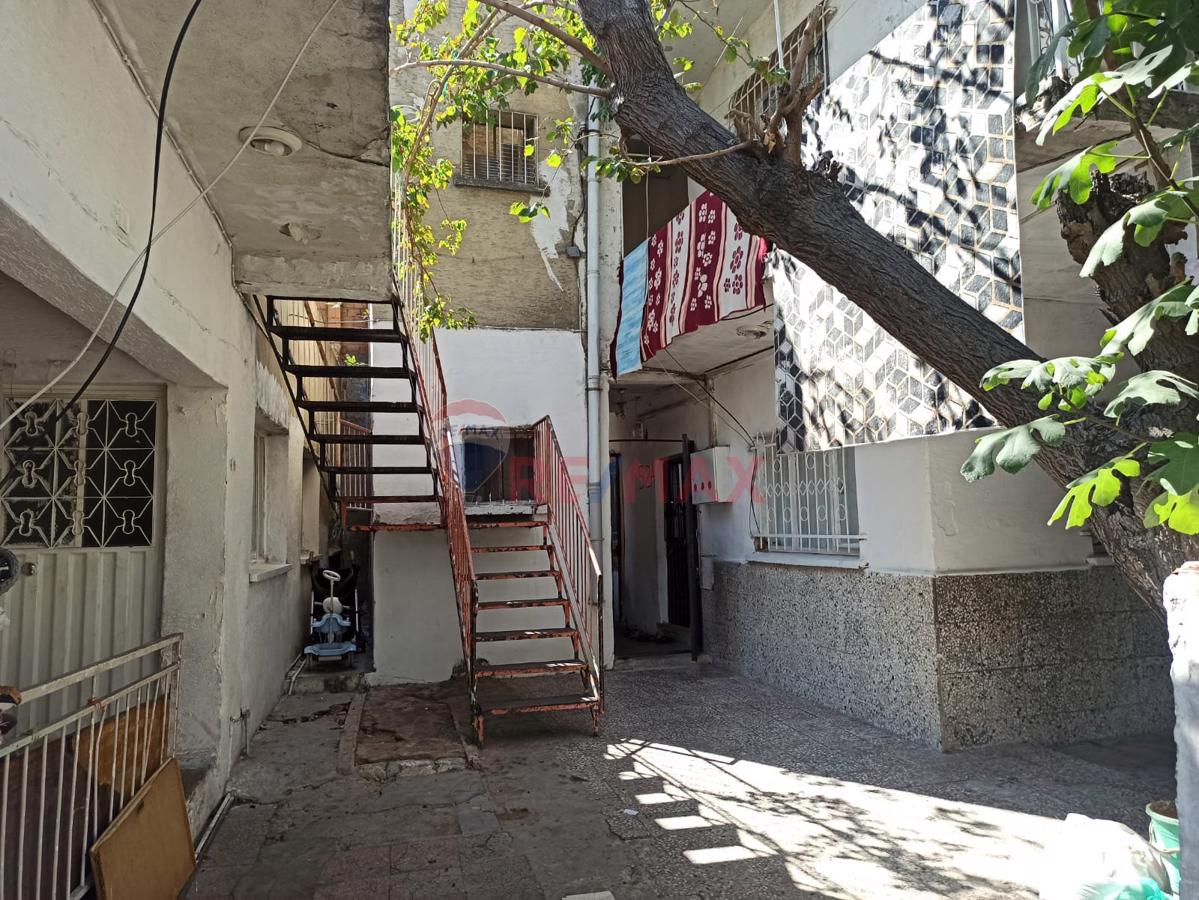 İZMİR ÇİMENTEPE'DE 695M² ARSA TAPULU KOMPLE SATILIK BİNALAR