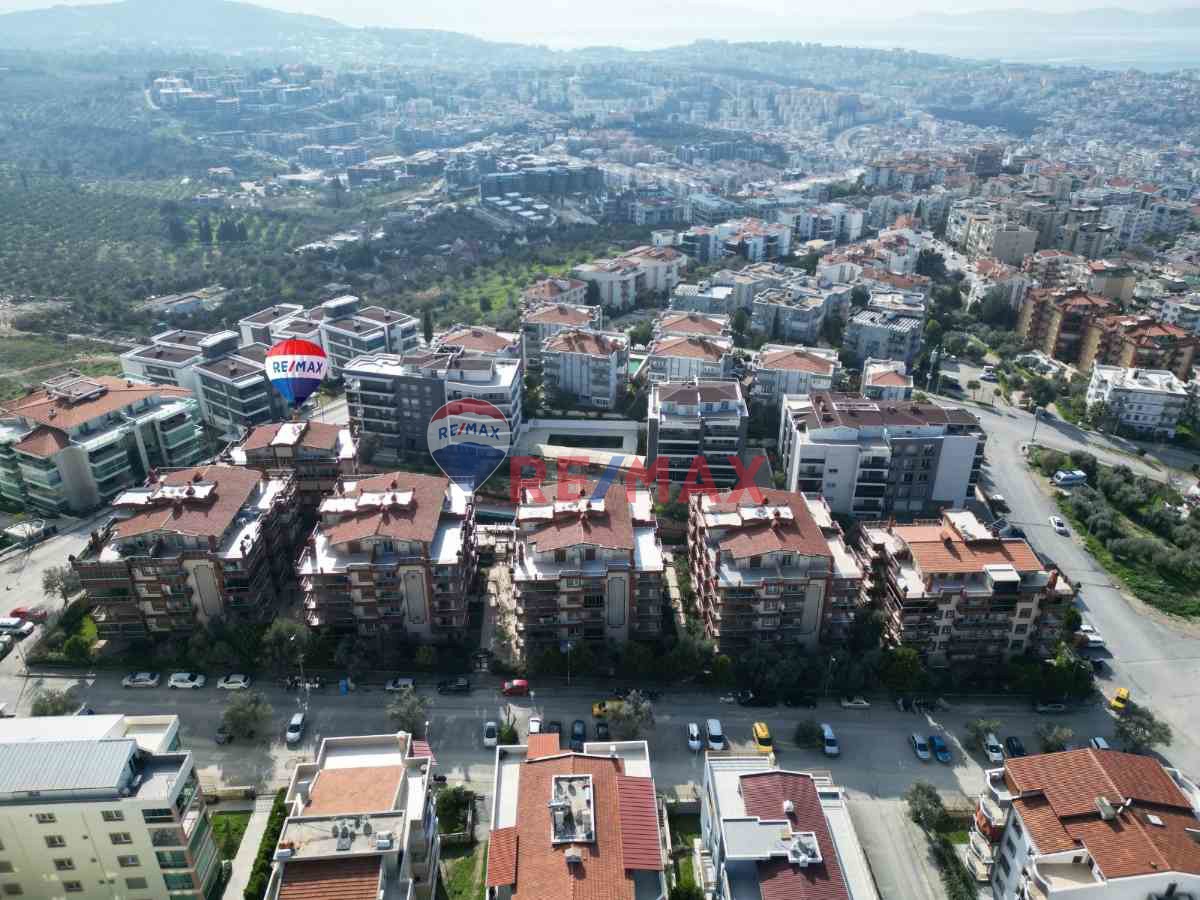 KUŞADASIN'DA EGE MAHALLESİNDE  2+1 ARA KAT SATILIK MUHTAŞEM  DAİRE
