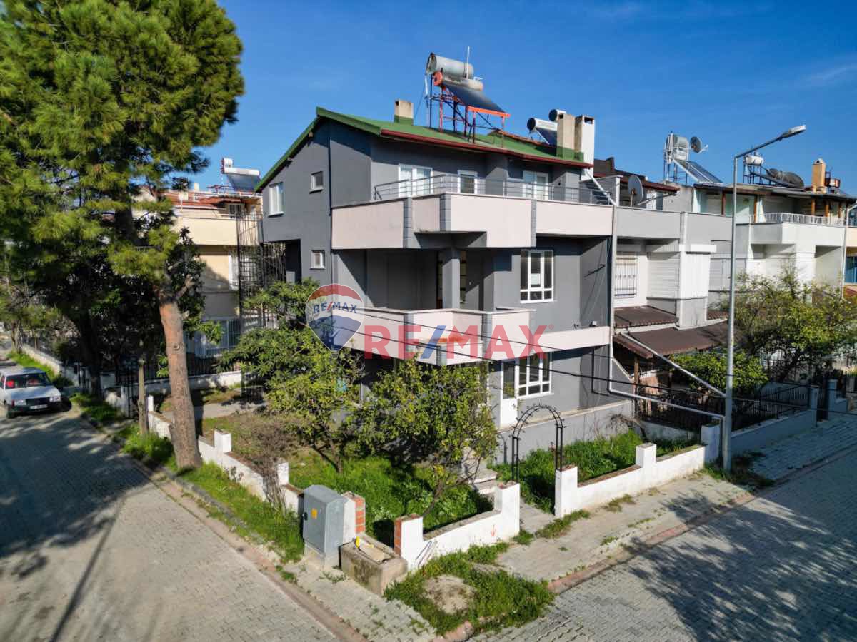 EDREMIT İKİZÇAY'DA SATILIK DENIZ MANZARALI 7+1 YATIRIMLIK MÜSTAKIL VILLA