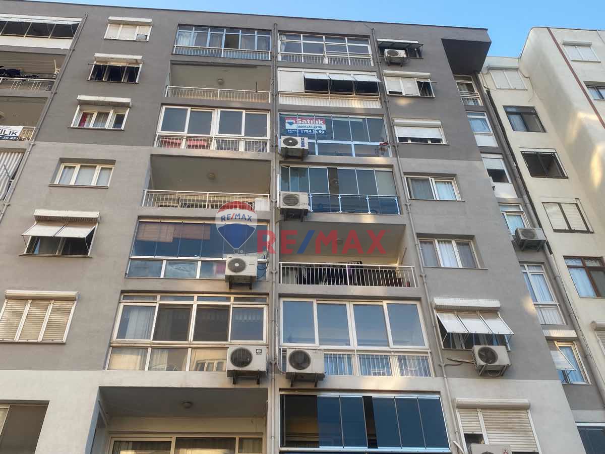 İZMIR KARABAĞLAR BAHAR MAHALLESI EGEPOL HASTANESI KARŞISI SATILIK 3+1 DAIRE