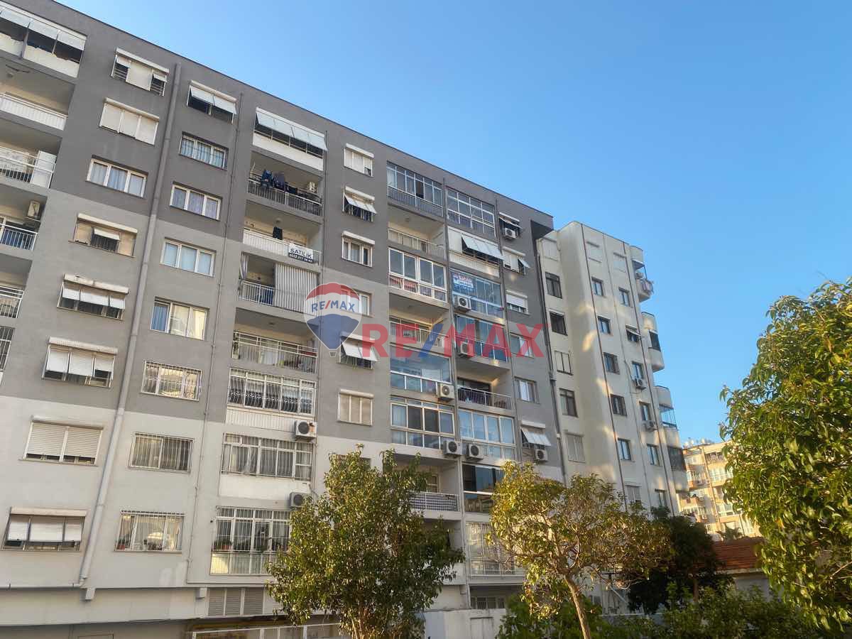 İZMIR KARABAĞLAR BAHAR MAHALLESI EGEPOL HASTANESI KARŞISI SATILIK 3+1 DAIRE