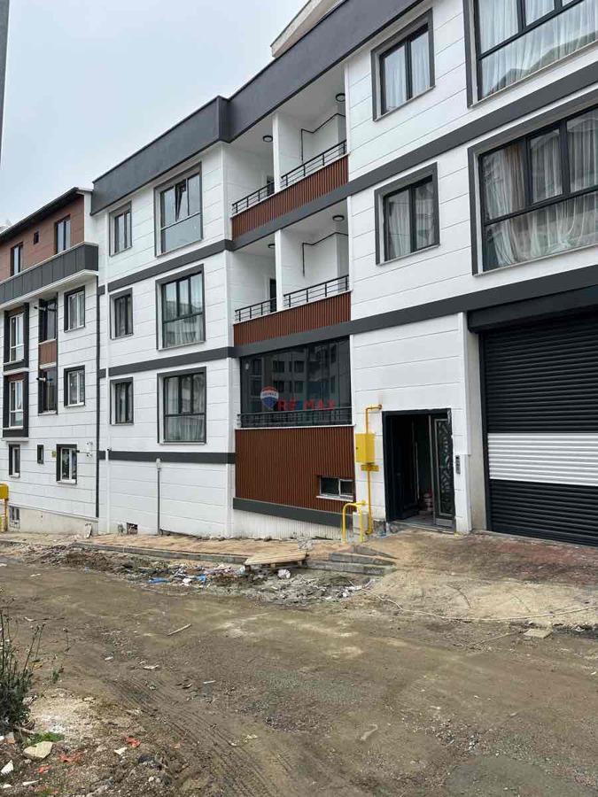 REMAX PARLA’DAN MERKEZİ KONUM’DAN SATILIK 1+1 DAİRE