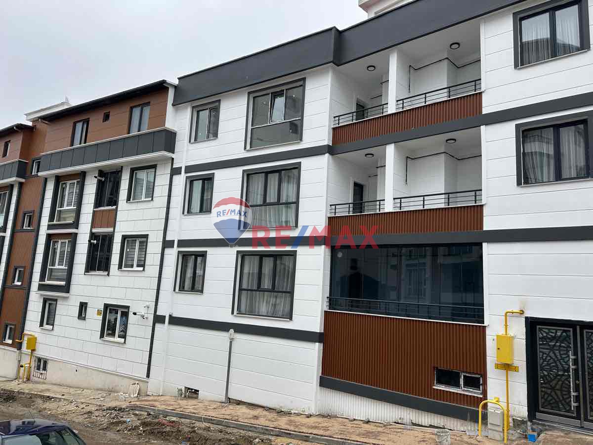 REMAX PARLA’DAN MERKEZİ KONUM’DAN SATILIK 1+1 DAİRE