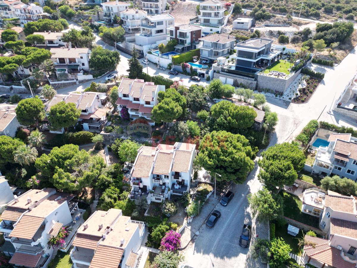 ÇEŞME ARDIÇ'TA DENIZ MANZARALI MÜKEMMEL KONUMDA KIRALIK 3+1 VILLA