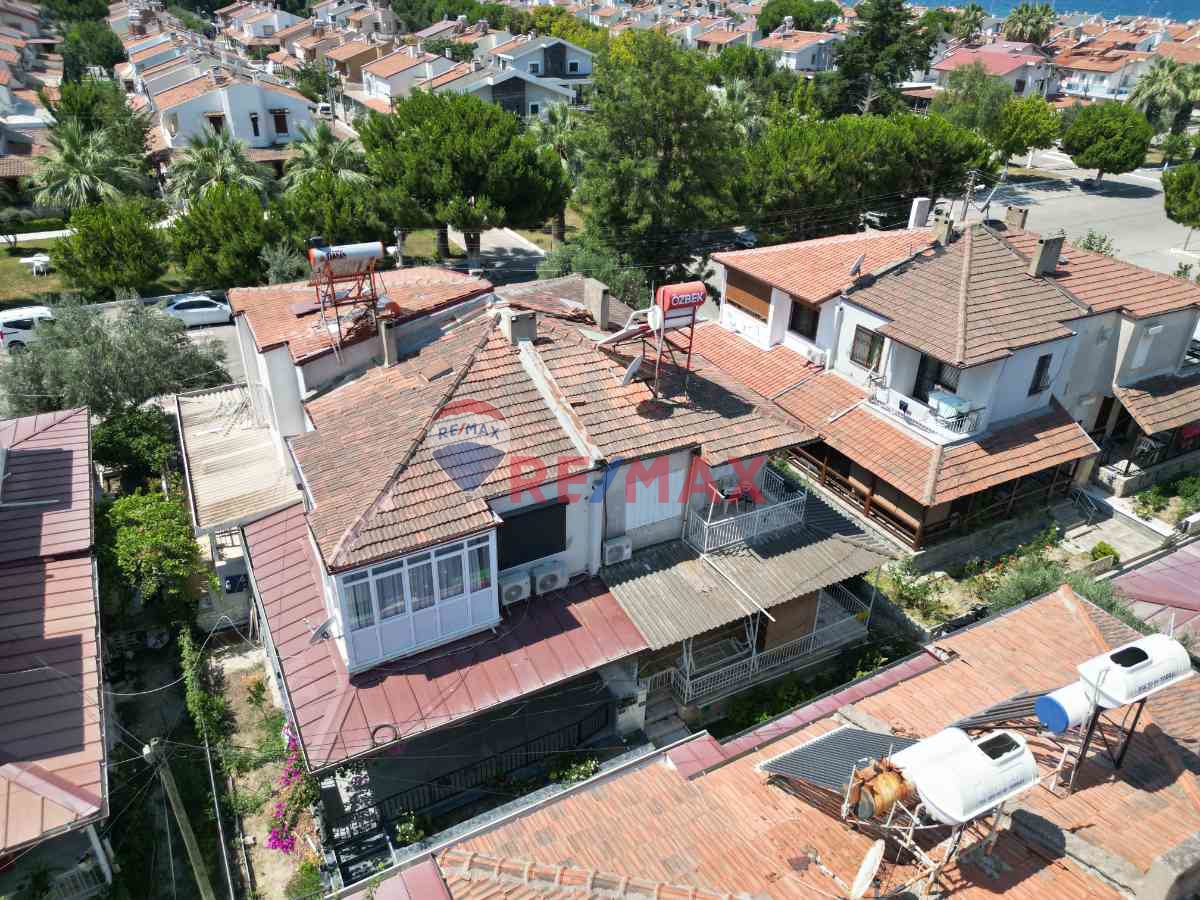 DENIZE YALNIZCA 250 METRE MESAFEDE YENILENMIŞ SATILIK 2+1 YAZLIK!