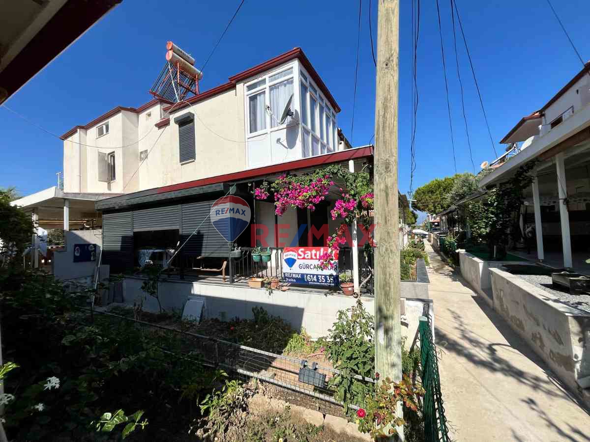 DENIZE YALNIZCA 250 METRE MESAFEDE YENILENMIŞ SATILIK 2+1 YAZLIK!