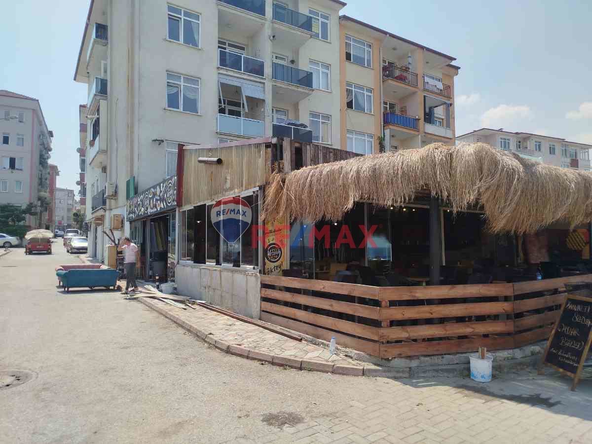 DEĞIRMENDERE MERKEZ SAHILDE DENIZ KENARINDA DEVREN SATILIK KAFE