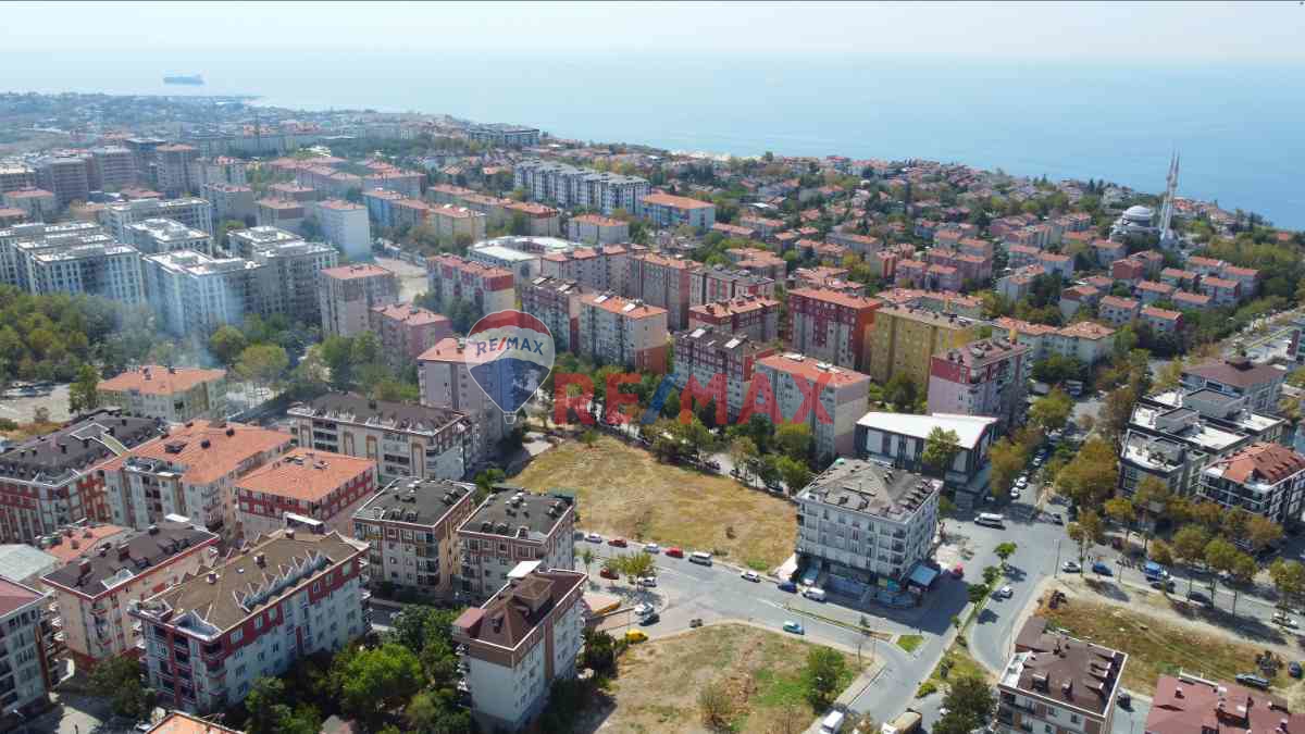 BEYLİKDÜZÜ, GÜRPINAR MERKEZ'DE KONUT+TİCARİ İMARLI KUPON ARSA