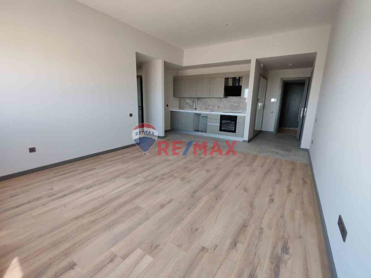 REMAX MODEL'DEN SINPAŞ AQUA CITY F2 KULEDE 1+1 SATILIK DAIRE