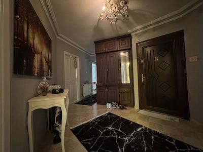 100. YIL BULVARINA CEPHE / SATILIK 3+1 DAİRE