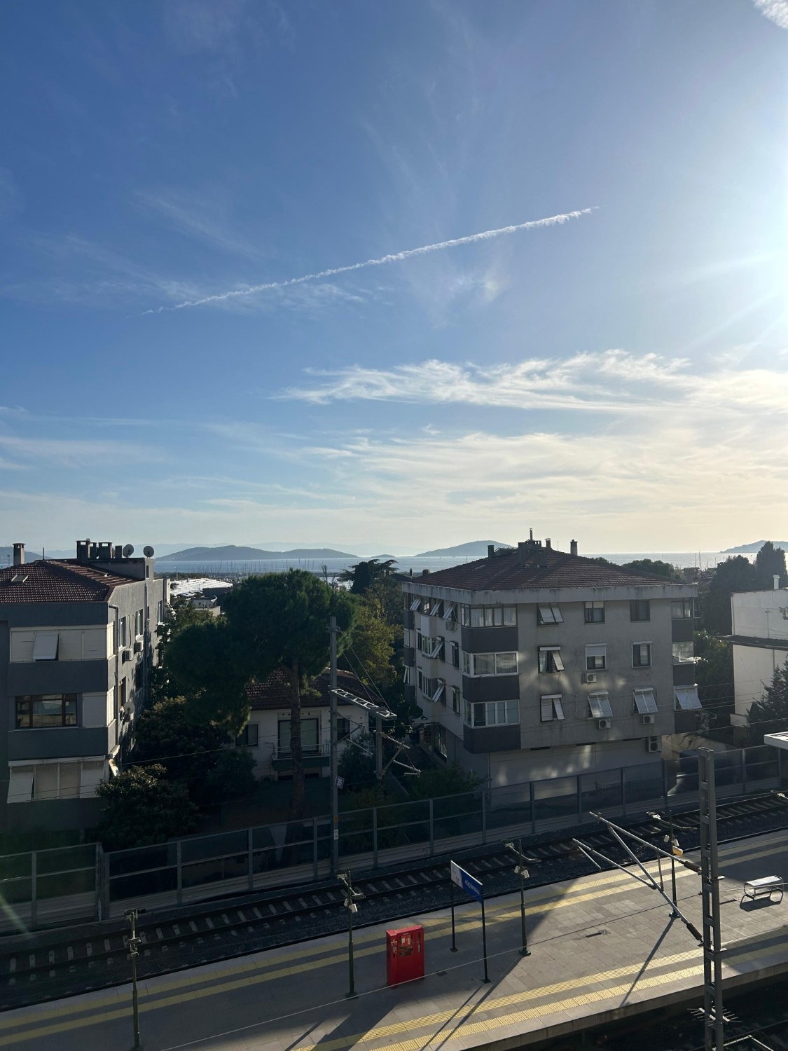 KÜÇÜKYALI DA ADALAR MANZARALI GENİŞ 3+1 SATILIK DAİRE