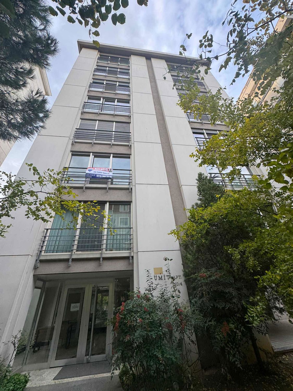 BAĞDAT CADDESI VE SAHIL ARASI GENÇ BINADA 3+1 GENIŞ DAIRE