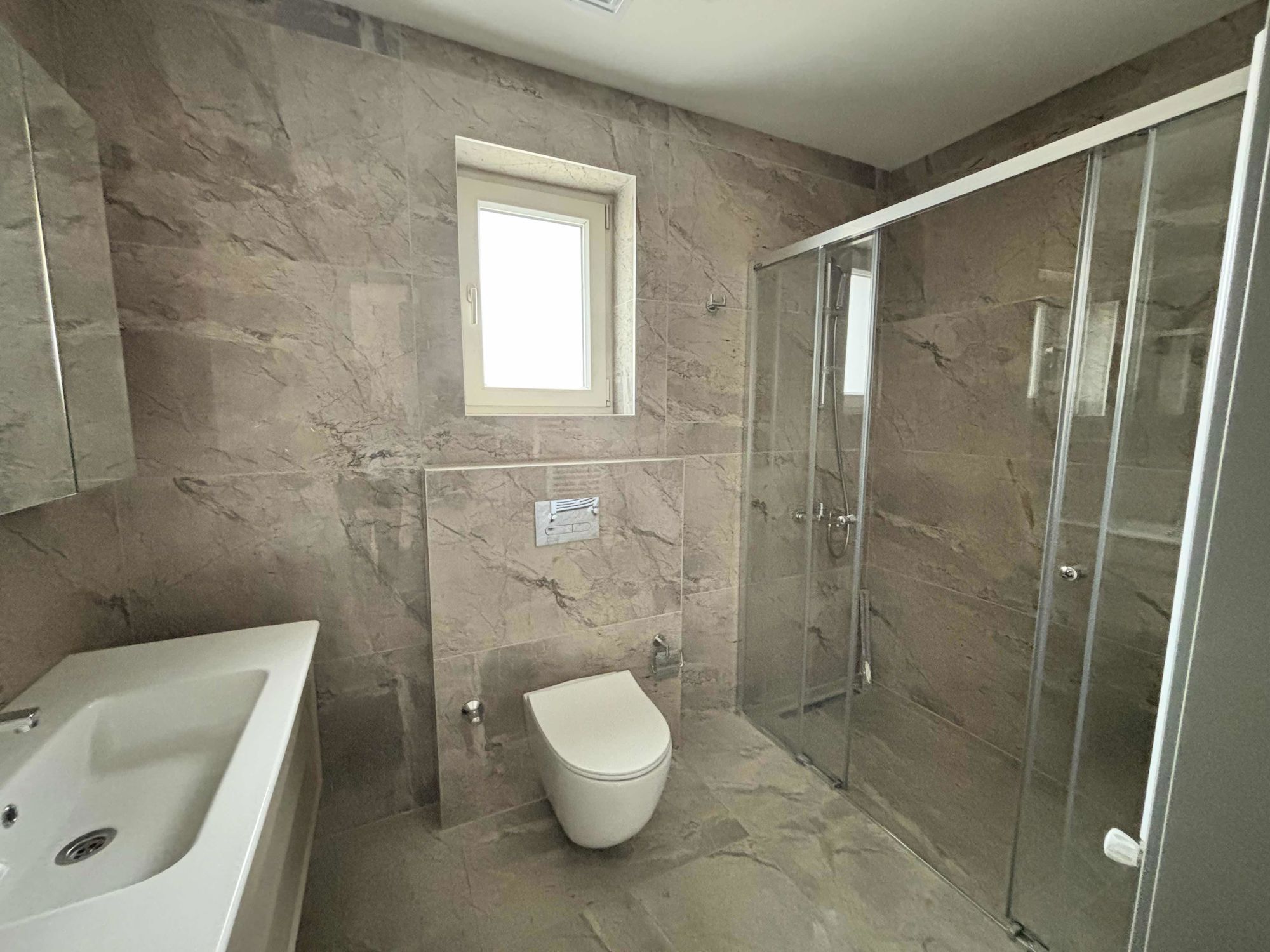 REMAX MODEL DEN SINPAŞ AQUA CITY F2 KULEDE 1+1 SATILIK DAIRE