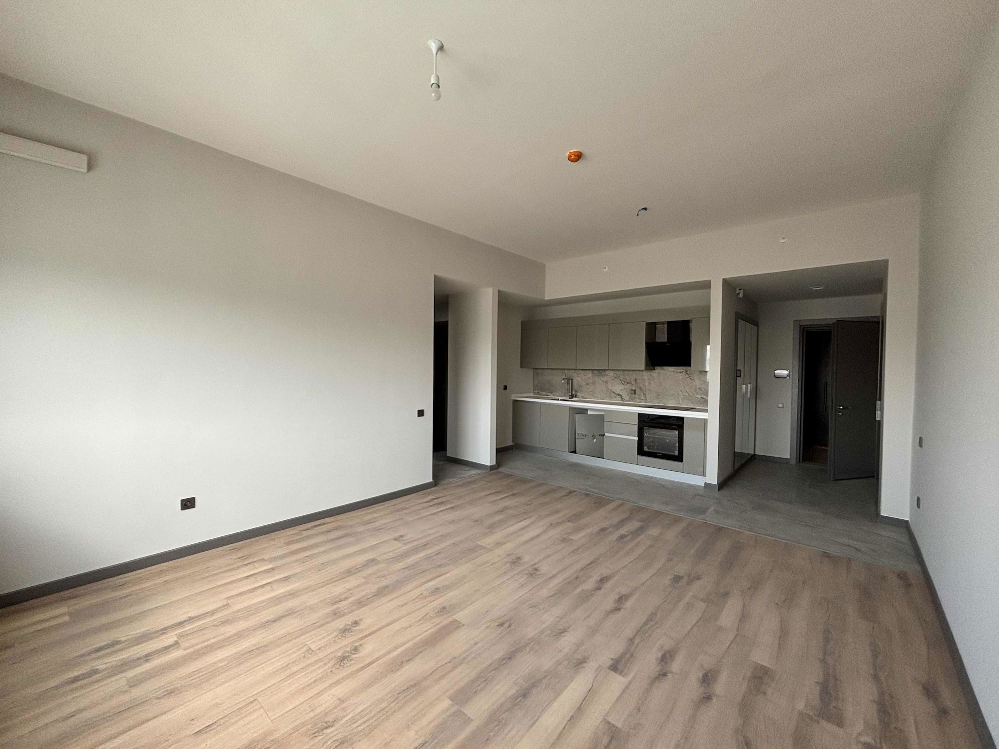 REMAX MODEL DEN SINPAŞ AQUA CITY F2 KULEDE 1+1 SATILIK DAIRE