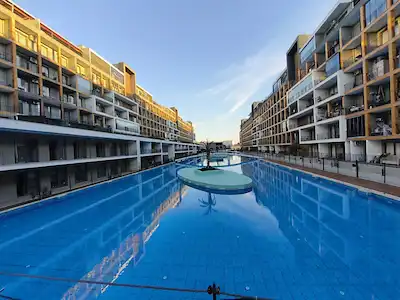 MYWAY WİNS BLUE SİTESİNDE HAVUZ CEPHE EŞYALI SATILIK 1+0 DAİRE
