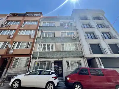 REMAX LEDA'DAN KURTULUŞ FERİKÖY METROYA YAKIN 2+1 KİRALIK DAİRE