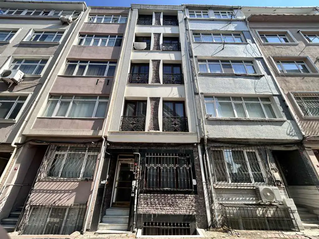 YATIRIMCISINA ÖZEL EMSALSİZ FATİH ŞEHREMİNİ KOMPLE SATILIK BİNA