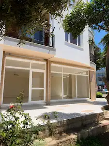 GÜZELÇAMLI'DA CADDE ÜSTÜNDE SATILIK 60 M2 DÜKKAN 52 M2 DEPO