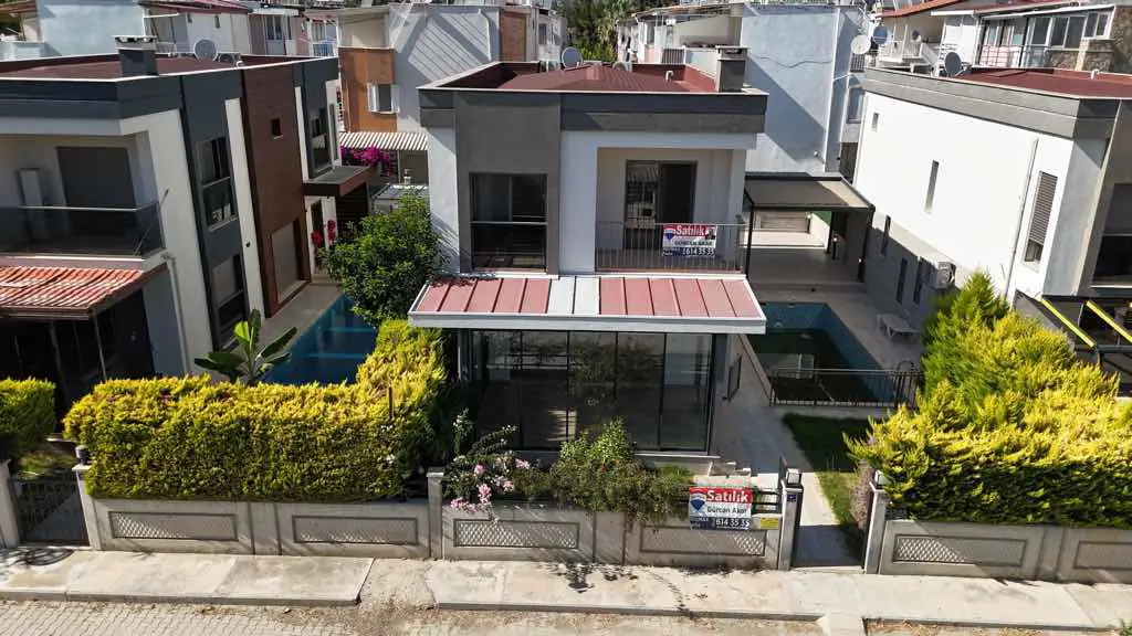 KARAOVA MAHALLESİ ORHAN BEY VİLLALARI'NDA ÖZEL HAVUZLU DOĞALGAZLI SATILIK VİLLA