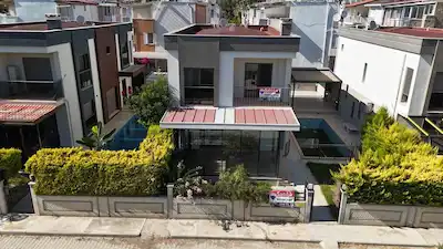 KARAOVA MAHALLESİ ORHAN BEY VİLLALARI'NDA ÖZEL HAVUZLU DOĞALGAZLI SATILIK VİLLA