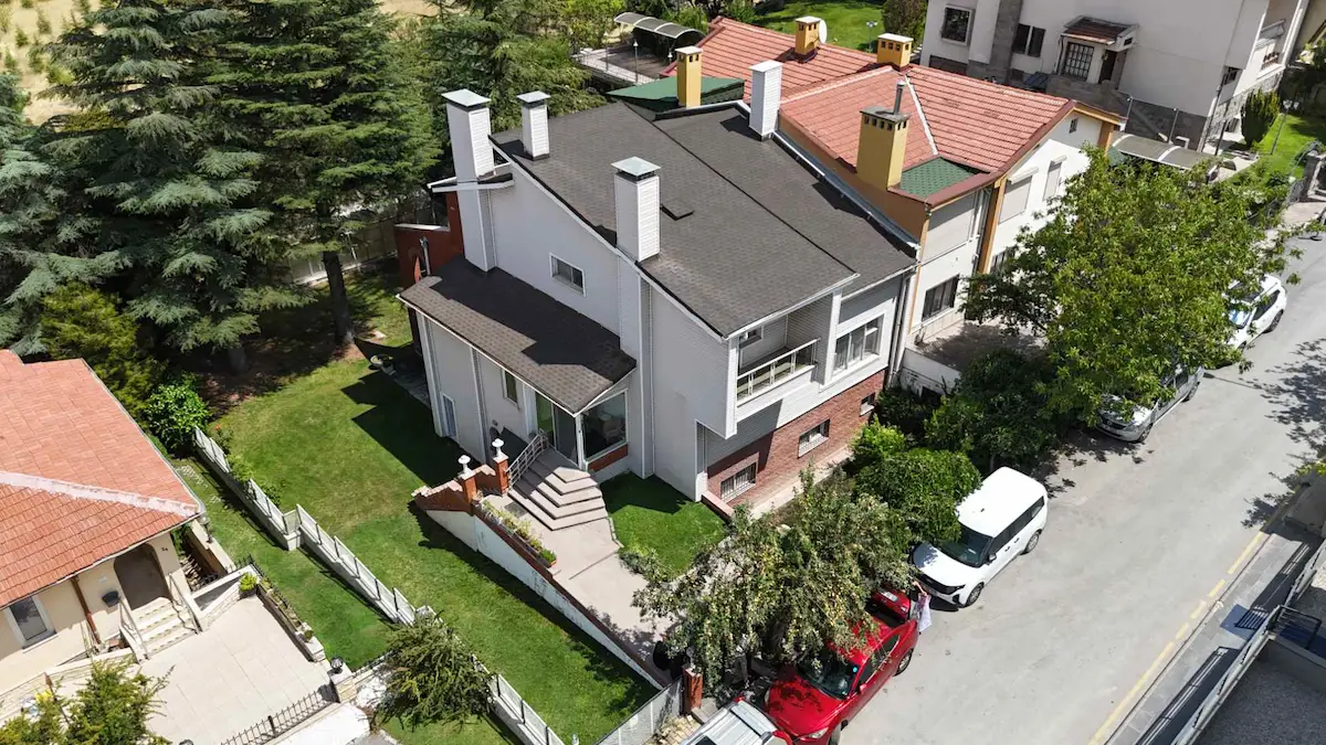 BEYSUKENT ULUIRMAK’TA 603 M² ARSA PAYLI HAVUZLU 5+2 MÜSTAKİL VİLLA