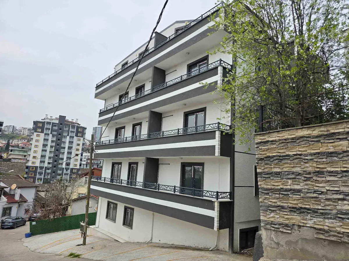İZMİT ERENLER MAH. SATILIK 1+1 ARAKAT SIFIR DAİRE