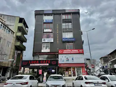 KÜÇÜKÇEKMECE MEYDANI SALIM BEY İŞHANI YATIRIMLIK BOŞ OFIS