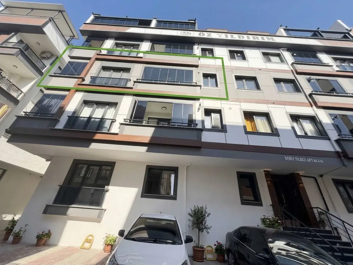 ÇEKMEKÖY’DE SIFIR 2+1 | GÜNEY CEPHE | YERDEN ISITMALI | 2 BANYO | BALKONLU