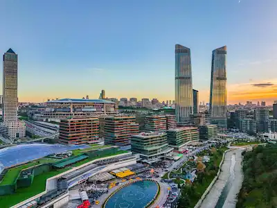 VADİSTANBUL BULVAR ETABI KİRALIK TAM KAT OFİS DEKORASYONLU