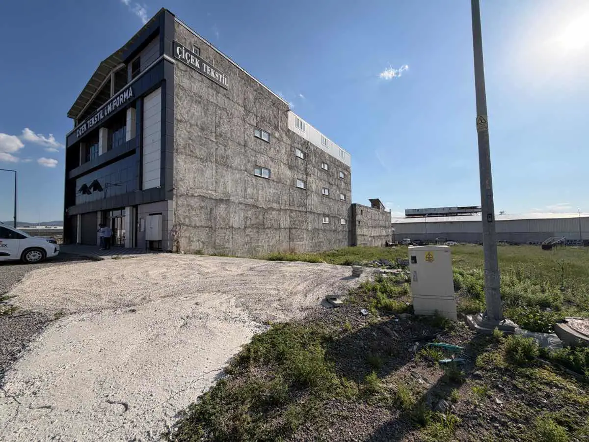 RE/MAX EDE'DEN SANAYİ BÖLGESİNDE KİRALIK ARSA