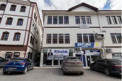 BEYPAZARI ÇARŞI MERKEZDE KURUMSALA KİRALIK KOMPLE BİNA