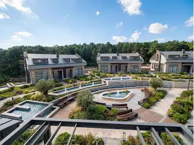 ÇEKMEKÖY MERKEZ DE  425 M² ÖZEL BAHÇELİ  ASANSÖRLÜ  HAVUZLU 8+1 VİLLA