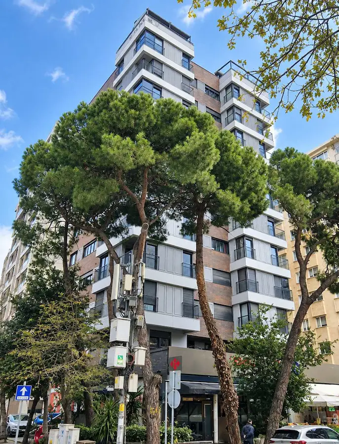 ERENKÖY ÖMERPAŞA'DA KÖŞE KONUM 120 M2 SATILIK 3+1 DAİRE