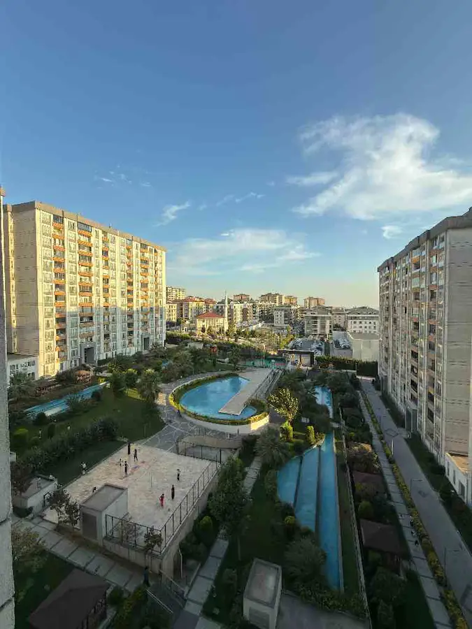 BEYLİKDÜZÜ HUZURLU MARMARA SİTESİNDE​

4+1 GENİŞ ARAKAT MANZARALI
