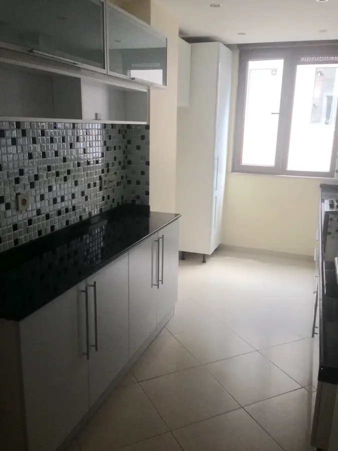 MALTEPE ÇINAR MAHALLESİNDE MİNİBÜSE YAKIN GENİŞ 2+1 KİRALIK DAİRE