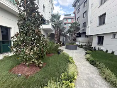 KÜÇÜKÇEKMECE BLUE GARDEN 2 SİTESİNDE SIFIR 2+1 SATILIK DAİRE