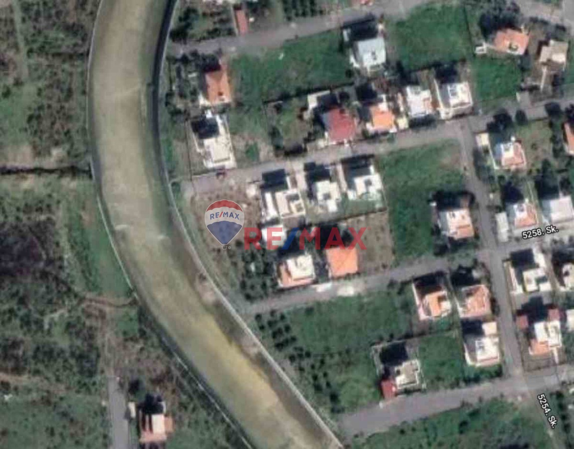 SEFERIHISAR ÜRKMEZ CUMHURIYET MAH. İMARLI ARSA