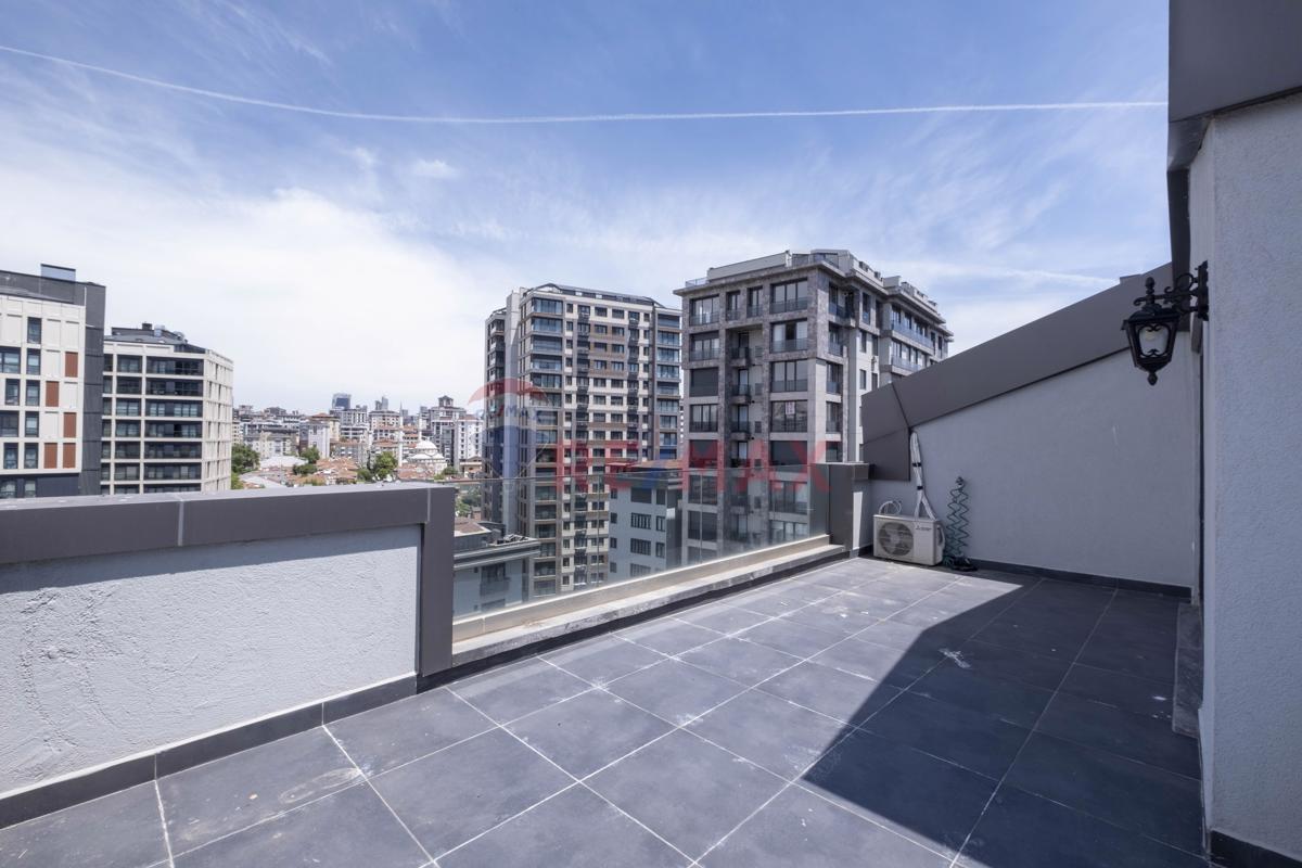 GRENA SUADIYE SITESI SATILIK 5+1 ÇATI DUBLEKSI DAIRE 