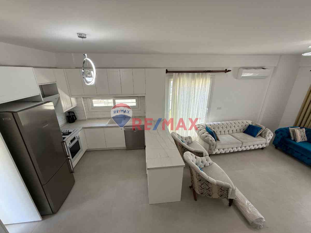 URLA ZEYTINLERDE MÜSTAKIL HAVUZLU EŞYALI KIRALIK VILLA