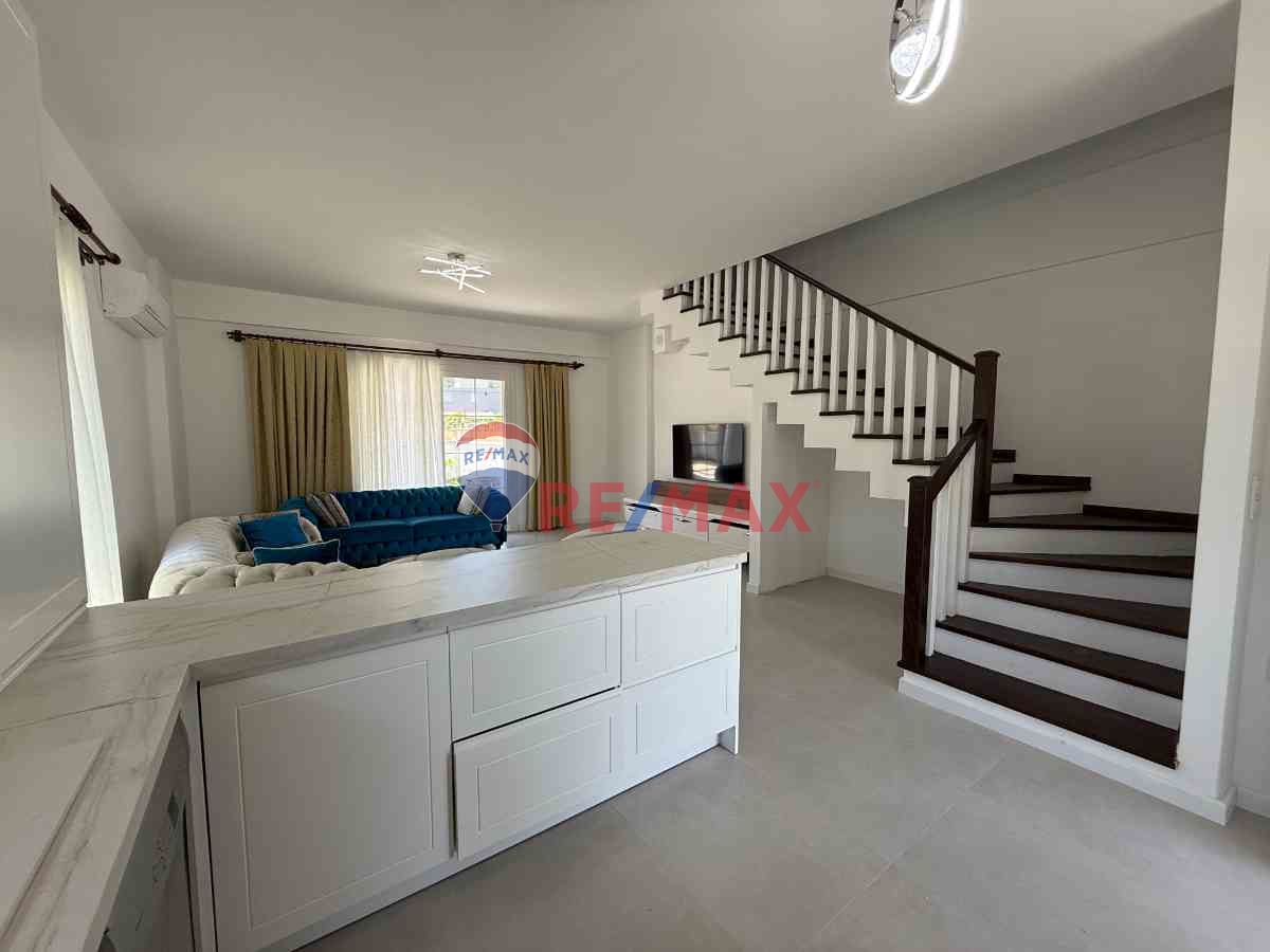 URLA ZEYTINLERDE MÜSTAKIL HAVUZLU EŞYALI KIRALIK VILLA