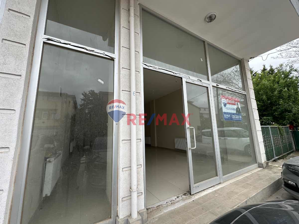 BAŞİSKELE MERKEZDE ANAYOLA YAKIN KIRALIK DÜKKAN