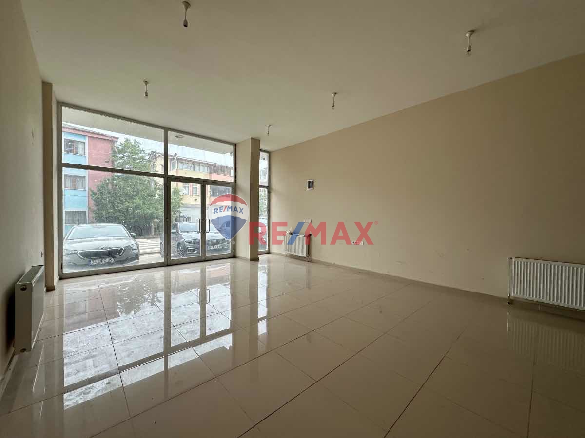 BAŞİSKELE MERKEZDE ANAYOLA YAKIN KIRALIK DÜKKAN