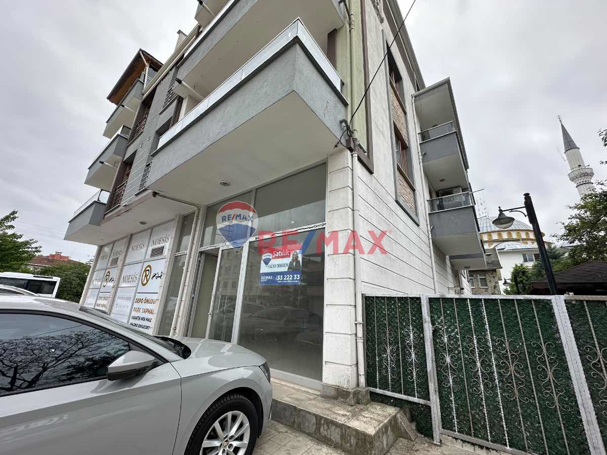 BAŞİSKELE MERKEZDE ANAYOLA YAKIN KIRALIK DÜKKAN